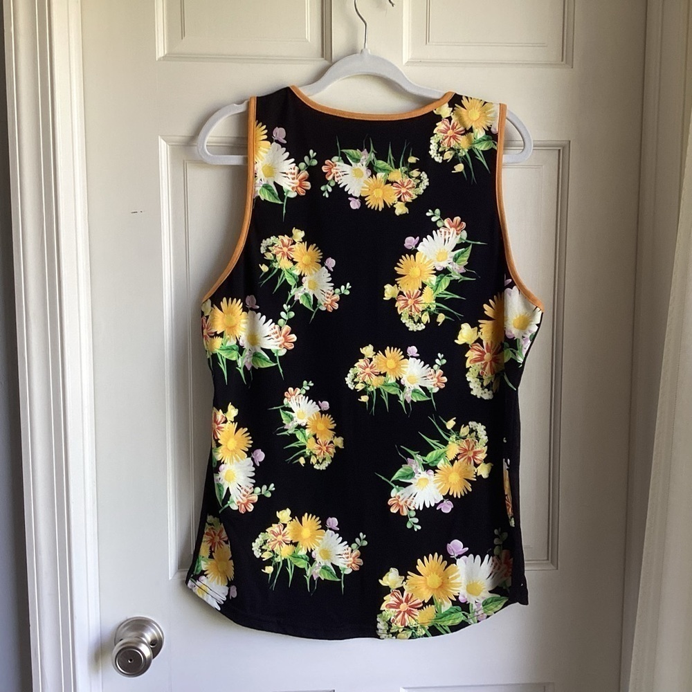 Fresh Laundry Women’s Sleeveless Black With Floral Tank Top.  Size L - Picture 2 of 3